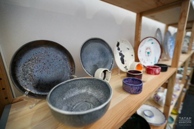 В России атлет побил мировой рекорд по скручиванию сковородок