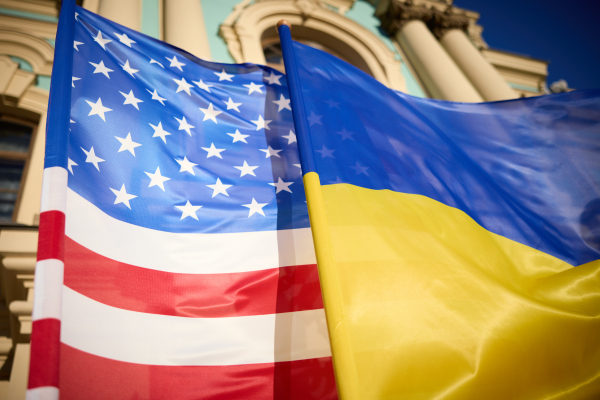 РИА: американская НПО Chemonics Int. хочет вывезти сотни человек с Украины