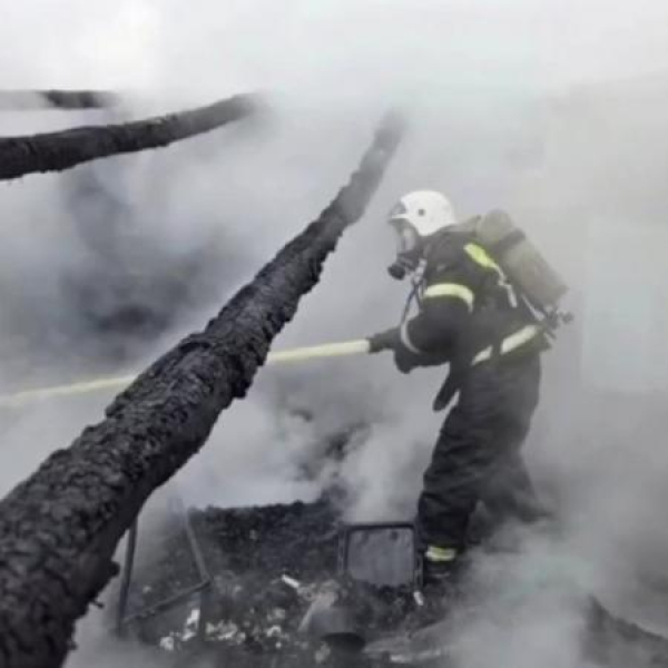 В Татарстане при пожаре в частном доме погибли мужчина и подросток