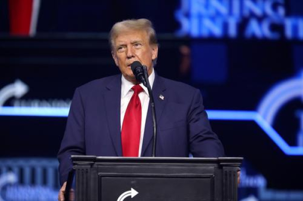 Трамп напомнил, что 13 апреля США введут блокаду судов, заходящих в иранские порты или покидающих их