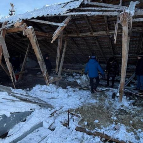 В доме на Беломорской, 71А в Казани обрушилась крыша над двумя подъездами