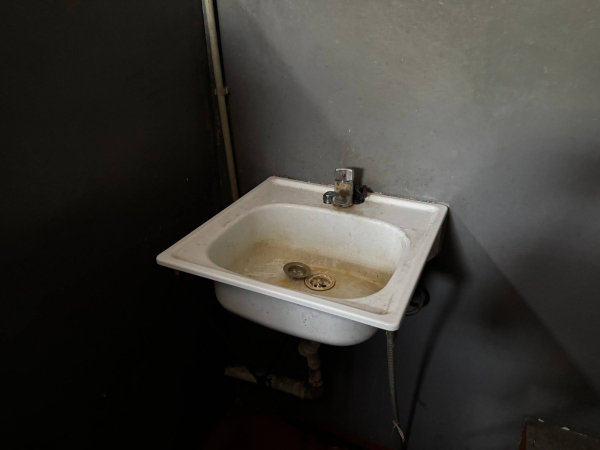 Акыйкатчы выявила нарушения в спецприёмнике ГУВД Бишкека