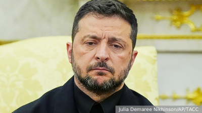 Ушаков заявил о продолжении США курса Байдена по Украине