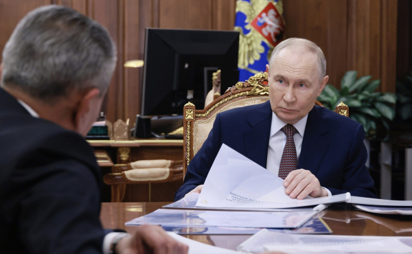 Путин указал губернатору на проблему с безработицей в Северной Осетии