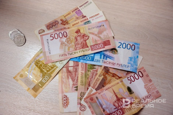 Средняя зарплата в России превысила 100 тысяч рублей