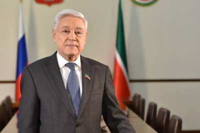 Мухаметшин поздравил татарстанцев с Днем Государственного герба РТ