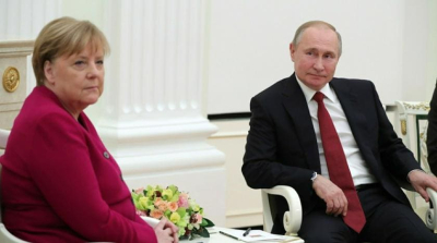 FT: ЕС рассматривает кандидатуру Меркель для переговоров с Путиным