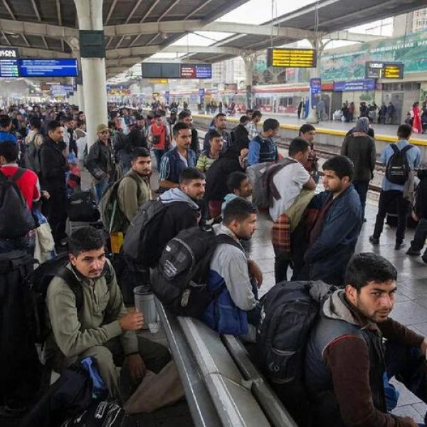 Депутат Константин Чебыкин: Запрет мигрантов в торговле &mdash; не популизм, а ответ на &laquo;этнические анклавы&raquo;