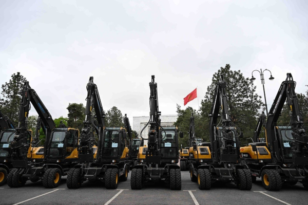 Автопарк Службы водных ресурсов пополнился на 63 спецмашины