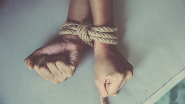 Сотрудники четырех казахстанских банков похищали людей и оформляли на них кредиты