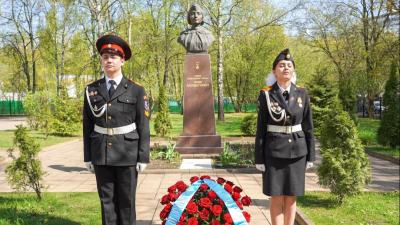 «Алия — наш ориентир»: ученики в Москве гордятся своей школой, названной в честь Алии Молдагуловой
