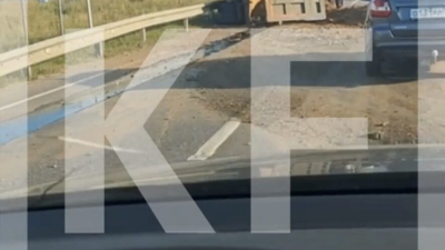 У трассы М12 в Татарстане самосвал завалился на бок, движение частично перекрыто - видео 06/08/2026 &ndash; Новости
