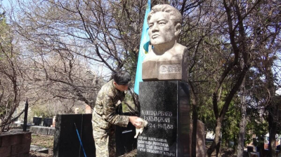 Могилы участников Великой Отечественной войны облагораживают в Алматы