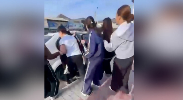 Вместо колец - браслеты