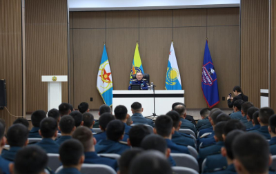 Министр обороны встретился с кадетами нового военно-спортивного колледжа