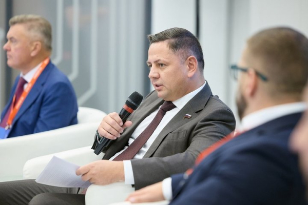 Депутат от Татарстана Вольфсон предложил изменить правила перехода на семейное обучение