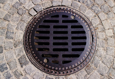 Рабочие погибли в канализационной трубе в Караганде