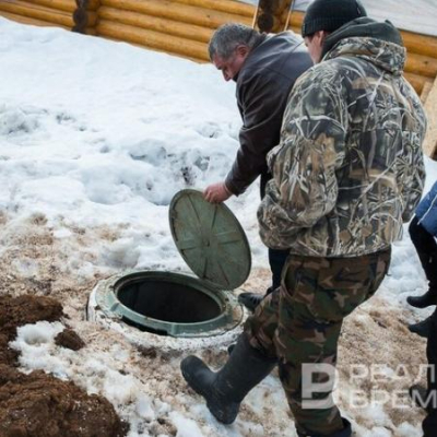 В Казани ребенок провалился в открытый колодец