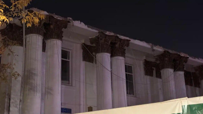 Элегантный карниз никто и никогда уже не увидит: подрядчик продолжил ломать фасад знаменитой алматинской гимназии даже после возмущения алматинцев