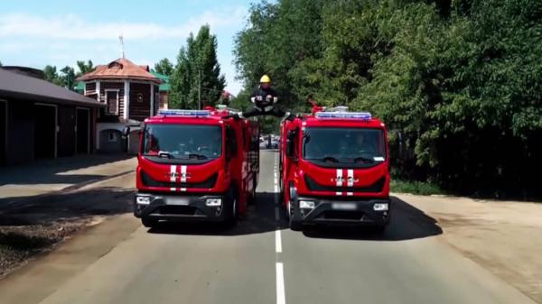 Полиция не может оштрафовать казахстанца за шпагат на спецтехнике