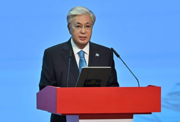 Токаев заявил, что &laquo;Лукойл&raquo; инвестировал в Казахстан более $12 млрд за 30 лет