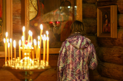 Намоленное место в храме: как его узнать и почувствовать