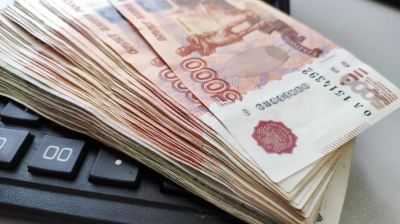 Удвоить выплаты работающим россиянам и пенсионерам предложили в России