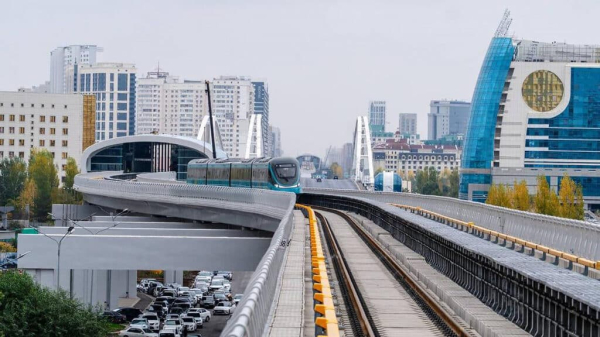 ЛРТ в Астане начал тестовые поездки в беспилотном режиме