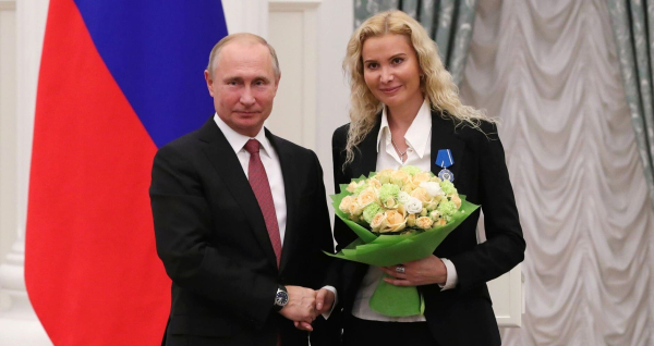 В Казахстане без объяснений отменили ледовое шоу Этери Тутберидзе