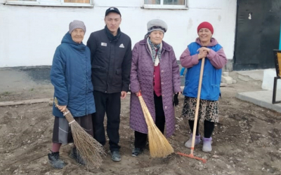 Письмо читателя. На субботнике убирали мусор взрослые и дети