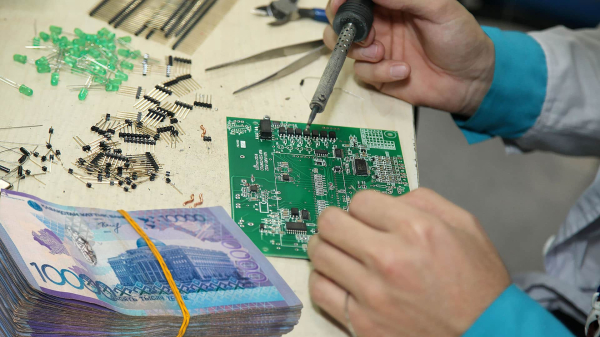 Зарплаты по 15 млн тенге в Казахстане получают не министры и топ-менеджеры компаний