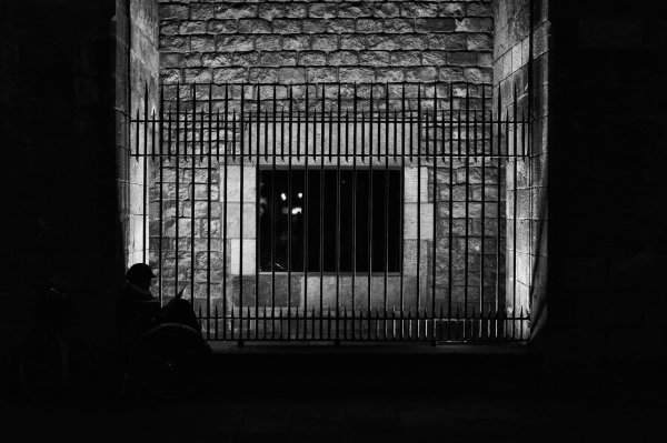 Shot: россиянина в Куала-Лумпуре поместили в изолятор из-за царапины в лифте