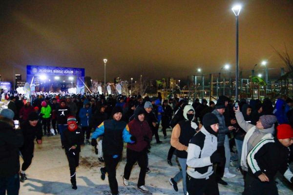 В «Ночном забеге» в Астане приняли участие 1,5 тыс. физкультурников