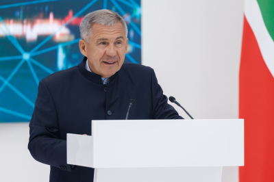 Минниханов &ndash; студентам из&nbsp;Татарстана: &laquo;Качество жизни в&nbsp;РТ&nbsp;должно быть ближе к&nbsp;московскому, чтобы вас вернуть&raquo;