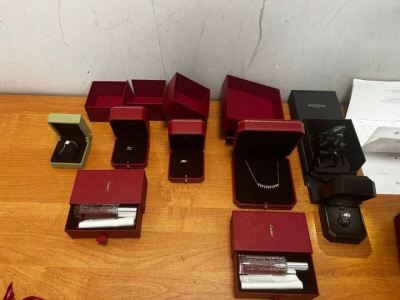 Двое челнинцев пытались провезти из Дубая золотые украшения на сумму свыше 1 млн