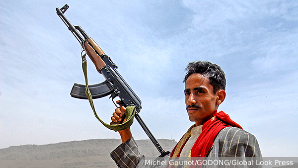 Британский самолет-разведчик выполнил круговой полет над Черным морем