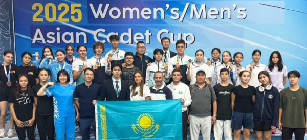 Казахстан завоевал золото на Кубке Азии по фехтованию среди кадетов