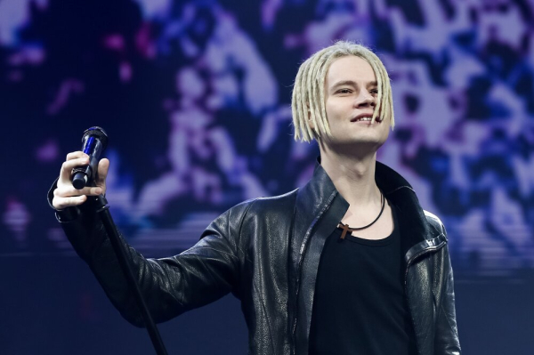 Shaman заявил, что облизал лед Байкала из-за детского любопытства