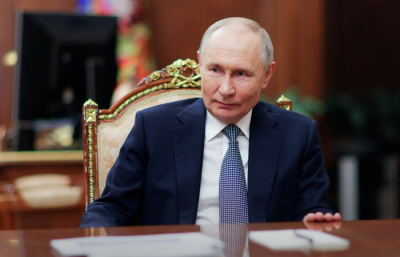 Путин наградил 13 татарстанцев госнаградами и почетными званиями