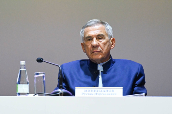 Минниханов попросил решить проблему падения промпроизводства