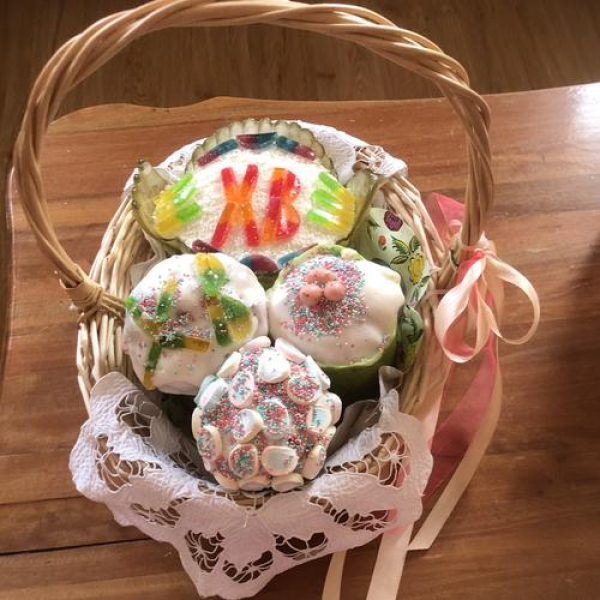 В Москве до 300 тысяч рублей можно заработать перед Пасхой на фасовке куличей