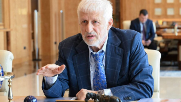 Минниханов провёл встречу с председателем Совета фонда "Высокотехнологичная медицинская помощь" 01/07/2026 &ndash; Новости