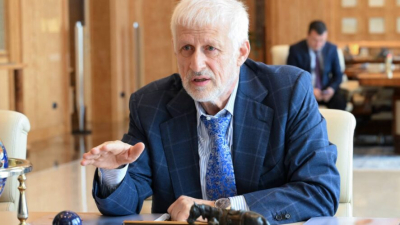 Минниханов провёл встречу с председателем Совета фонда "Высокотехнологичная медицинская помощь" 01/07/2026 &ndash; Новости