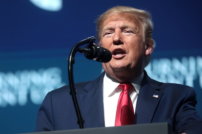 Трамп заявил, что абсолютно точно рассматривает выход США из НАТО