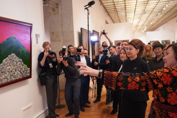 Аида Балаева представила в Третьяковской галерее шедевры казахстанского искусства