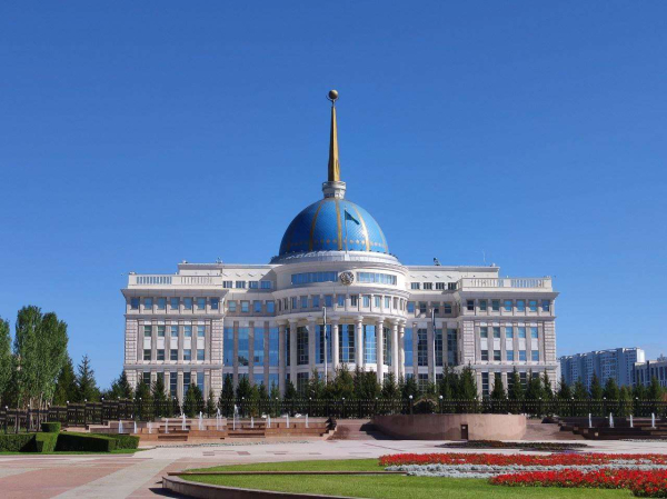 Повышение социальных выплат и зарплат: что учтено в бюджете Казахстана на 2025 год