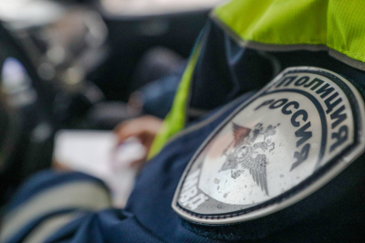 На Кубани грузовой поезд врезался в грузовик