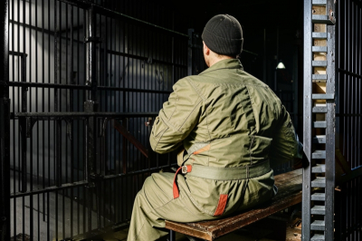 Сибиряк помогал мошенникам обманывать пенсионеров