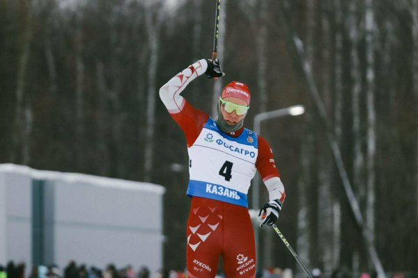 Олимпийский чемпион по биатлону Дмитрий Васильев объяснил, что выбивает из колеи Большунова