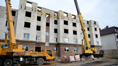 Канат Шарлапаев ознакомился с ходом строительства домов для пострадавших от паводка в СКО